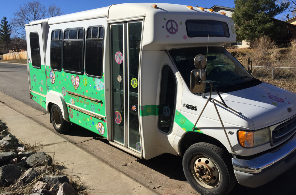 Applewood Our House Bus'