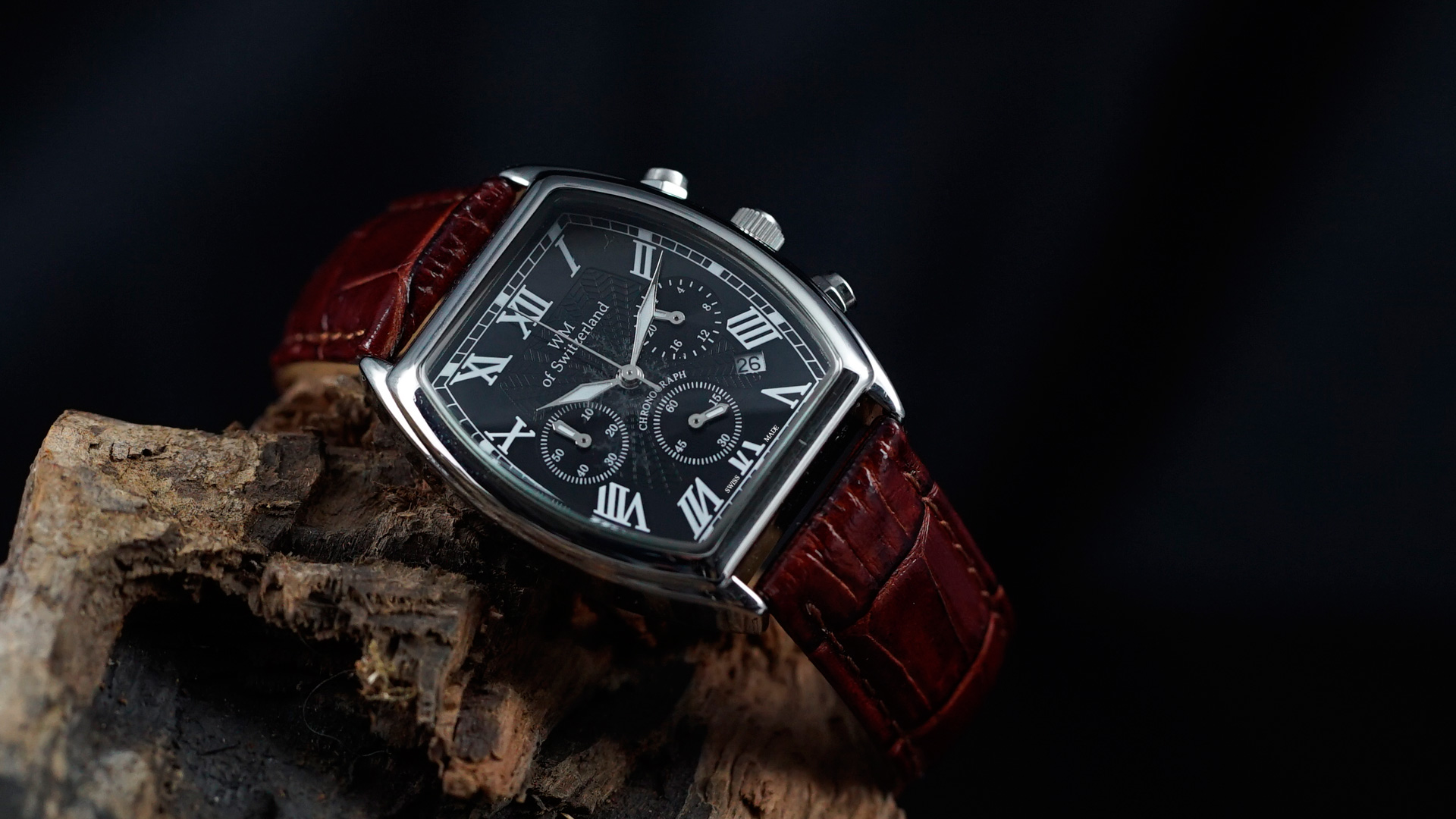 Tonneau Quartz Chronograph Watch