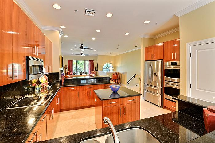 846 NE 22ND DRIVE KITCHEN