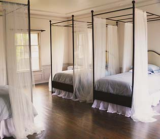 A bedroom at Imagine Sober Living.'