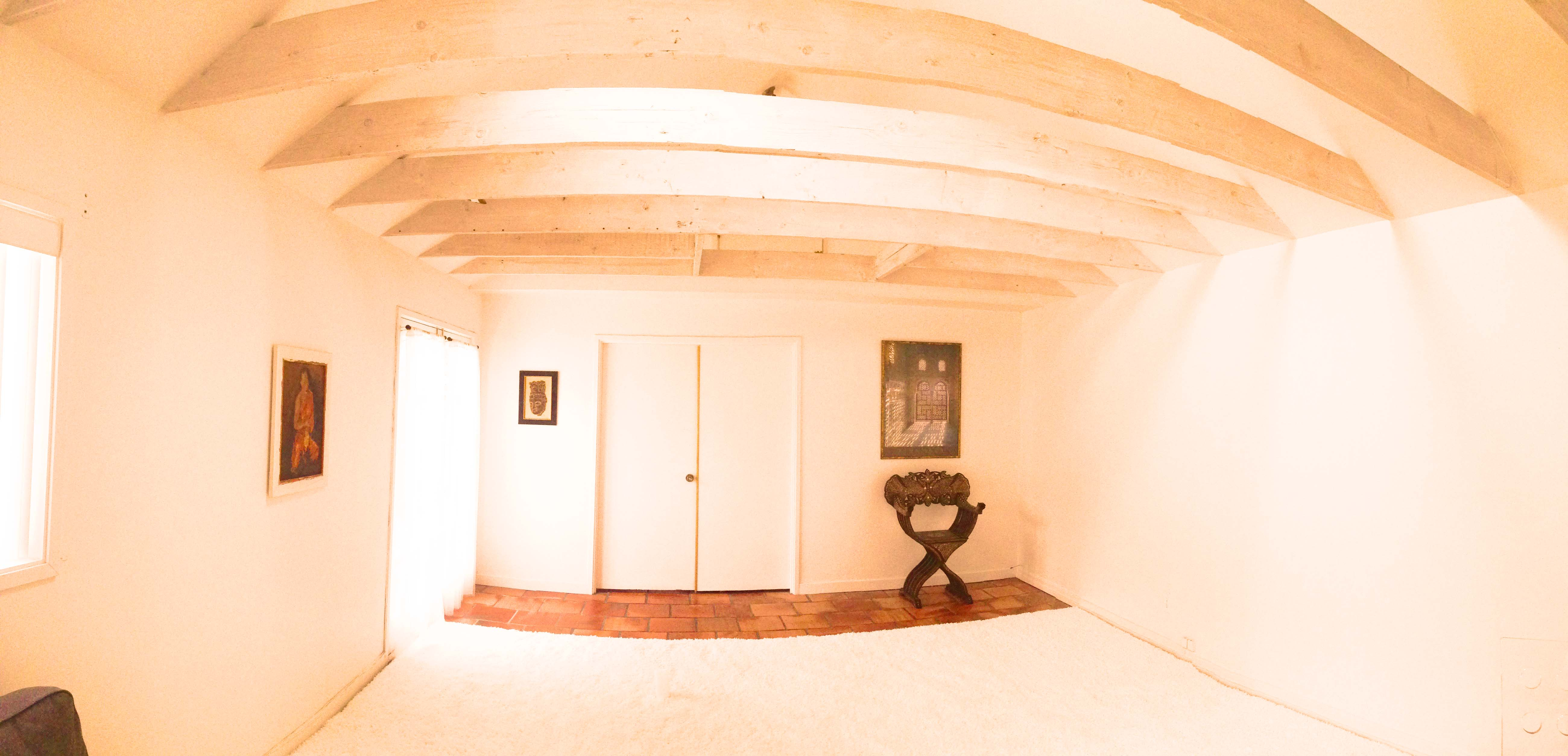 The meditation room at Imagine Sober Living.