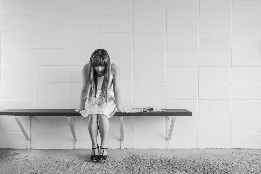 girl_sitting'