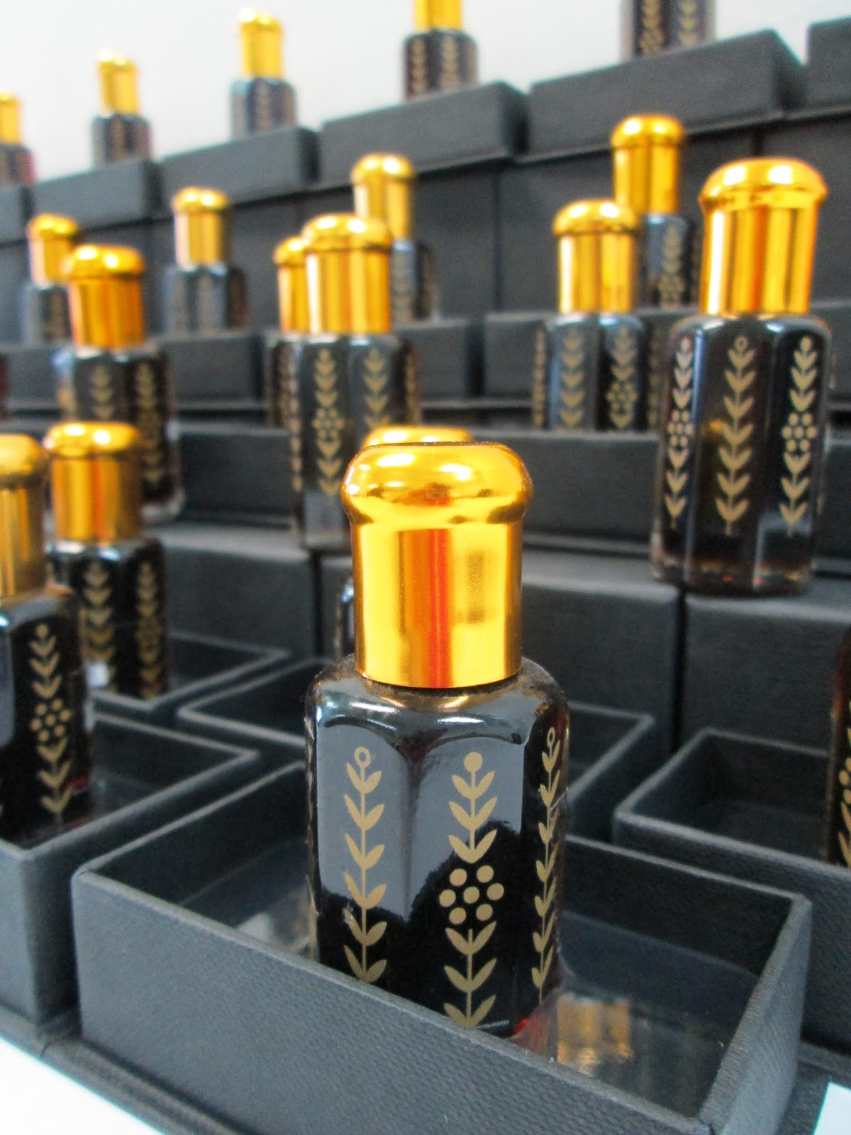 Oud Oil - Flower Bottle