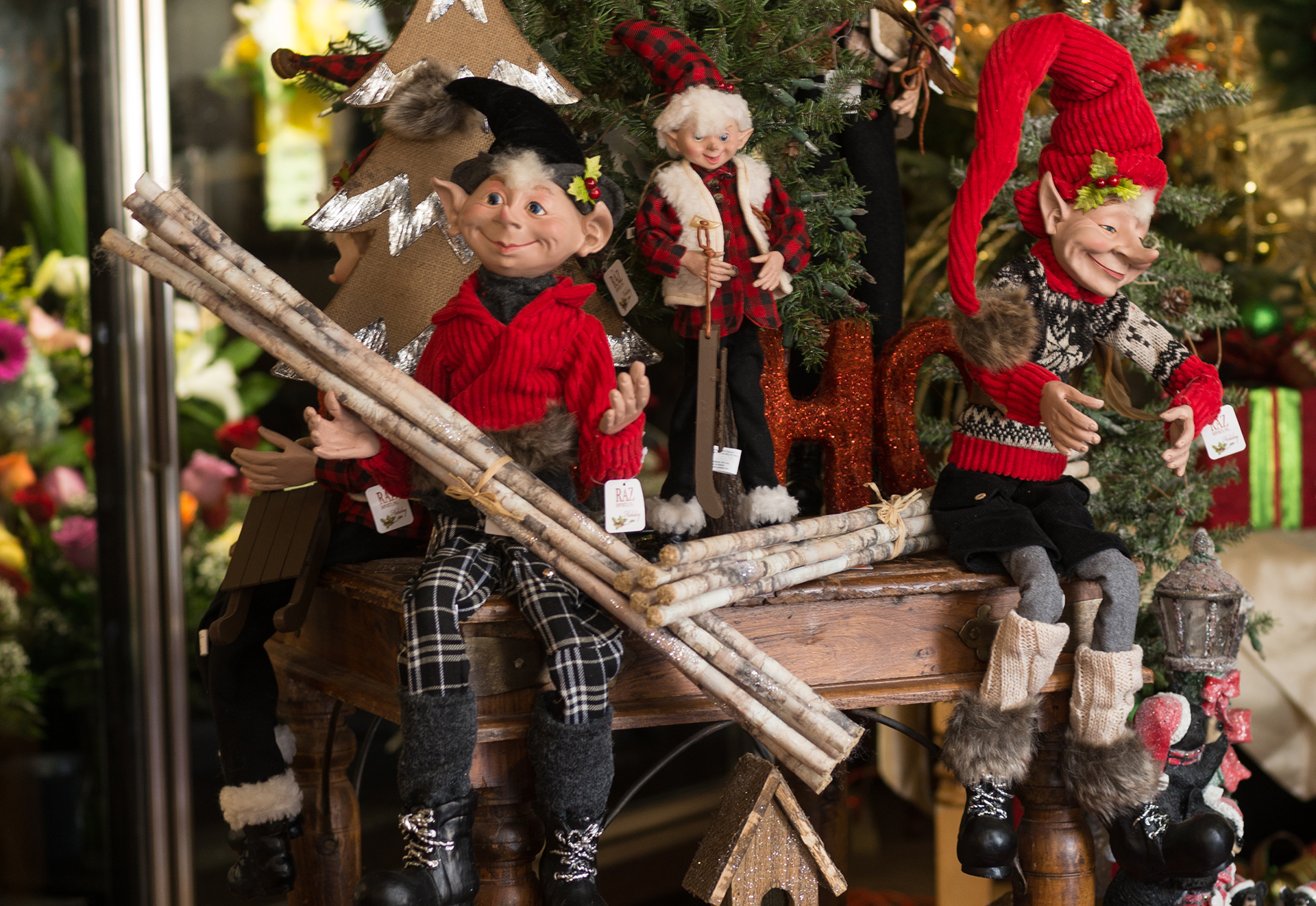 #MistletoeMatch Elves'