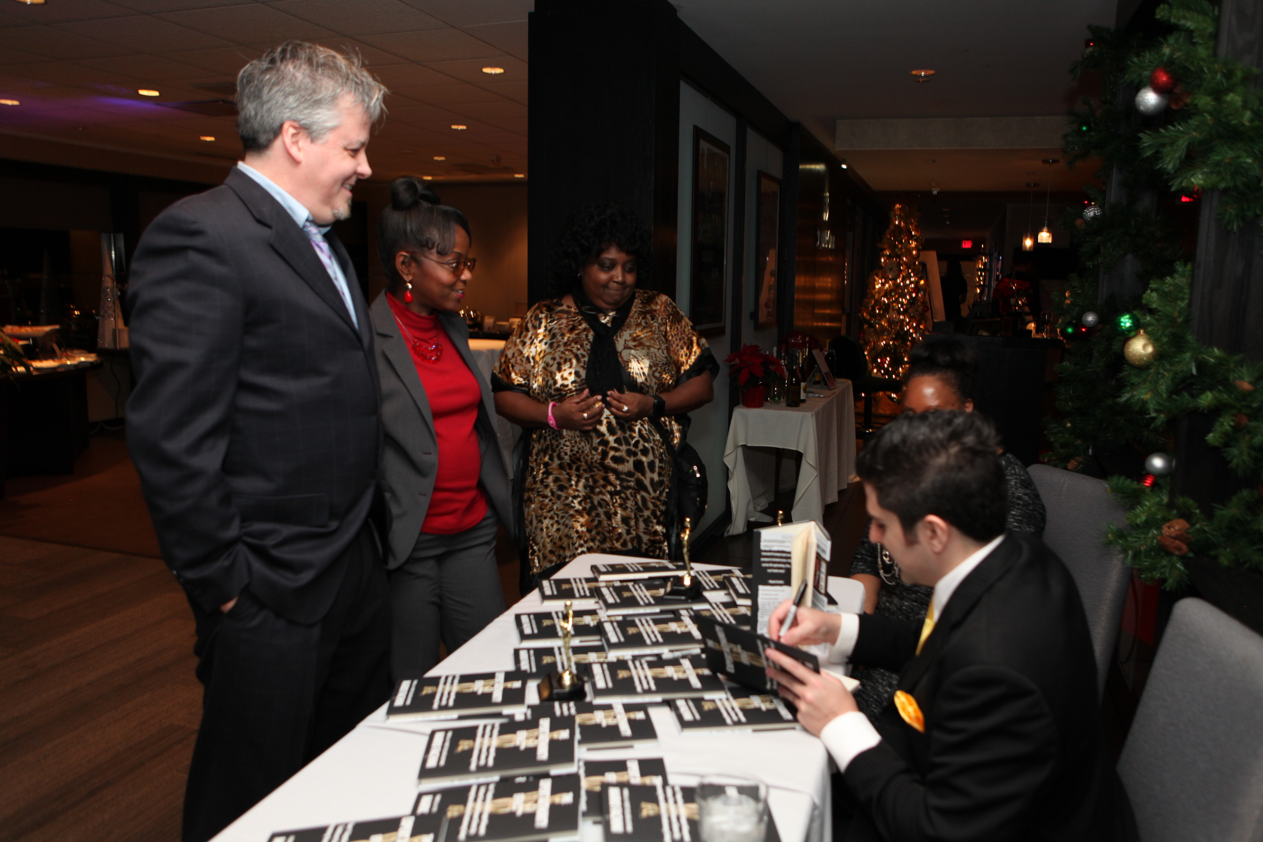 expert_authority_effect_book_signing_more'