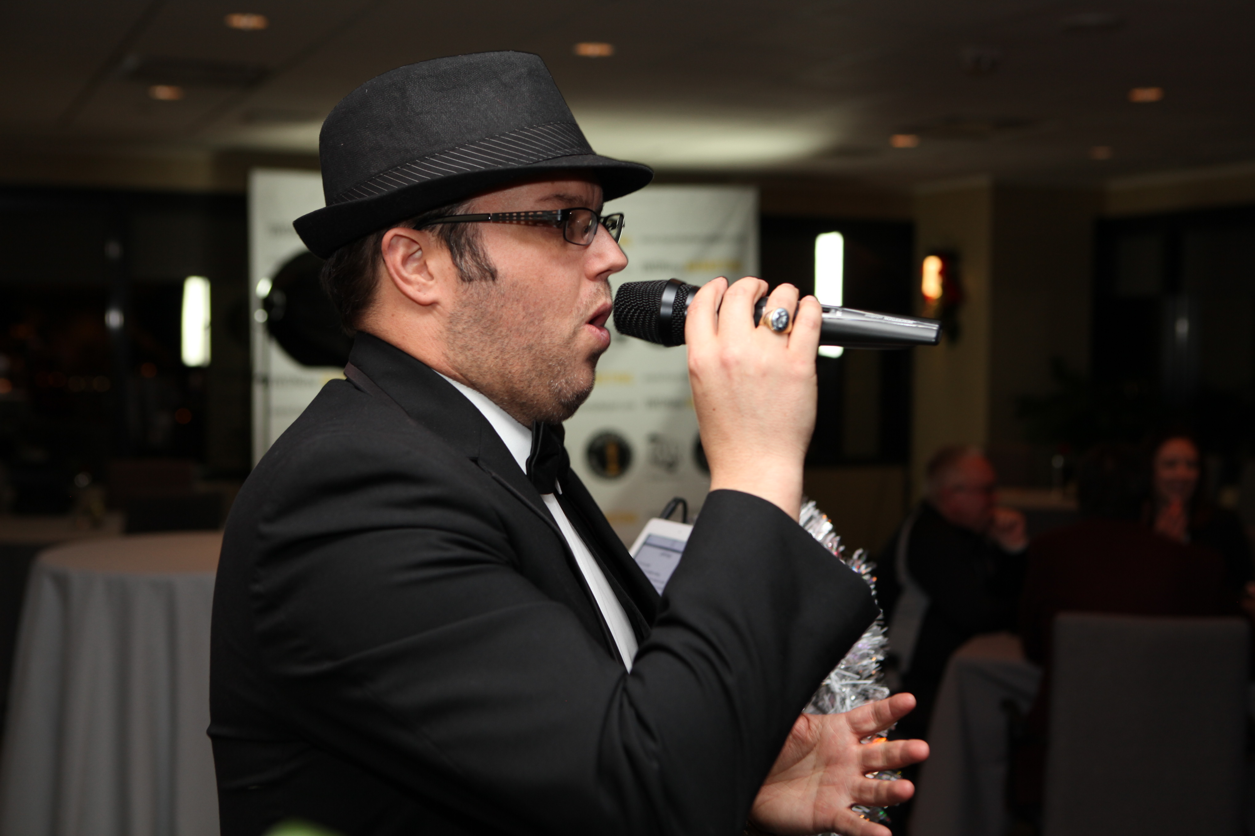 expert_authority_effect_live_singer_jeff_cavataio