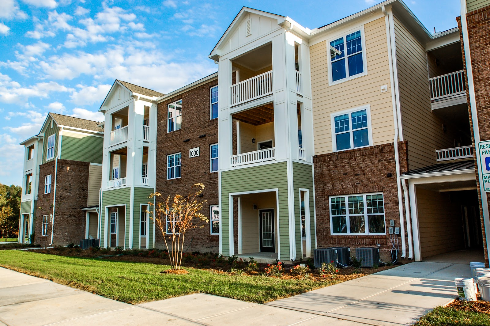 Deer_Harbor_Apartments_in_Garner.jpg'