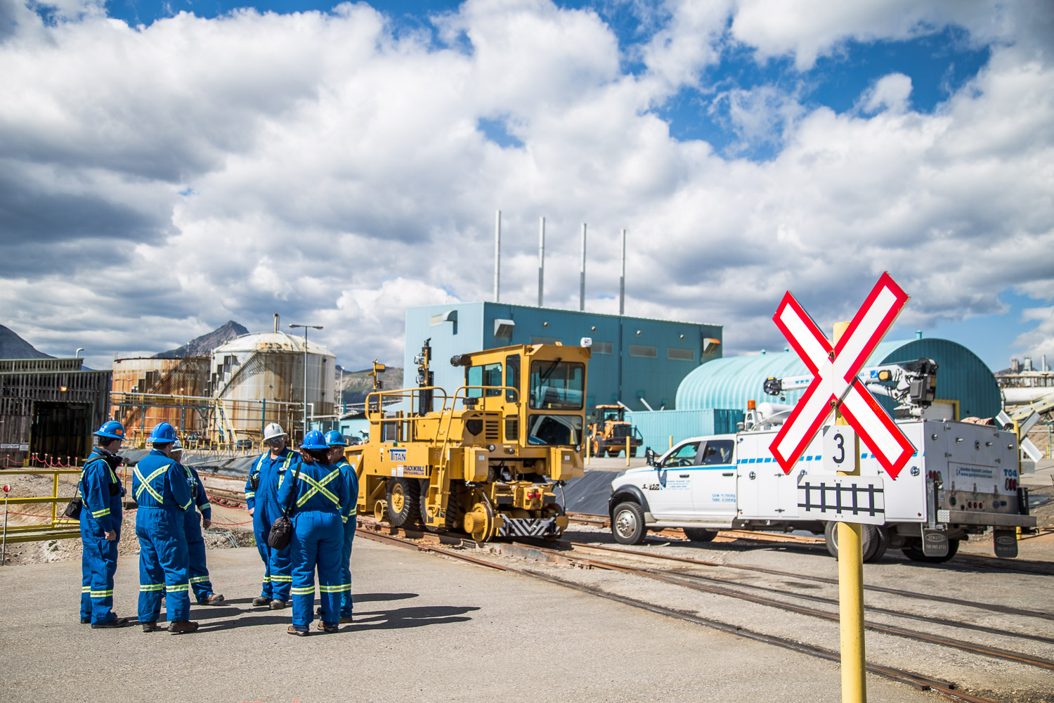 Safety Discussions at Sulfur Plant