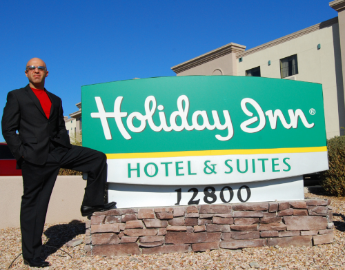 Gary Lvov at Holiday Inn'