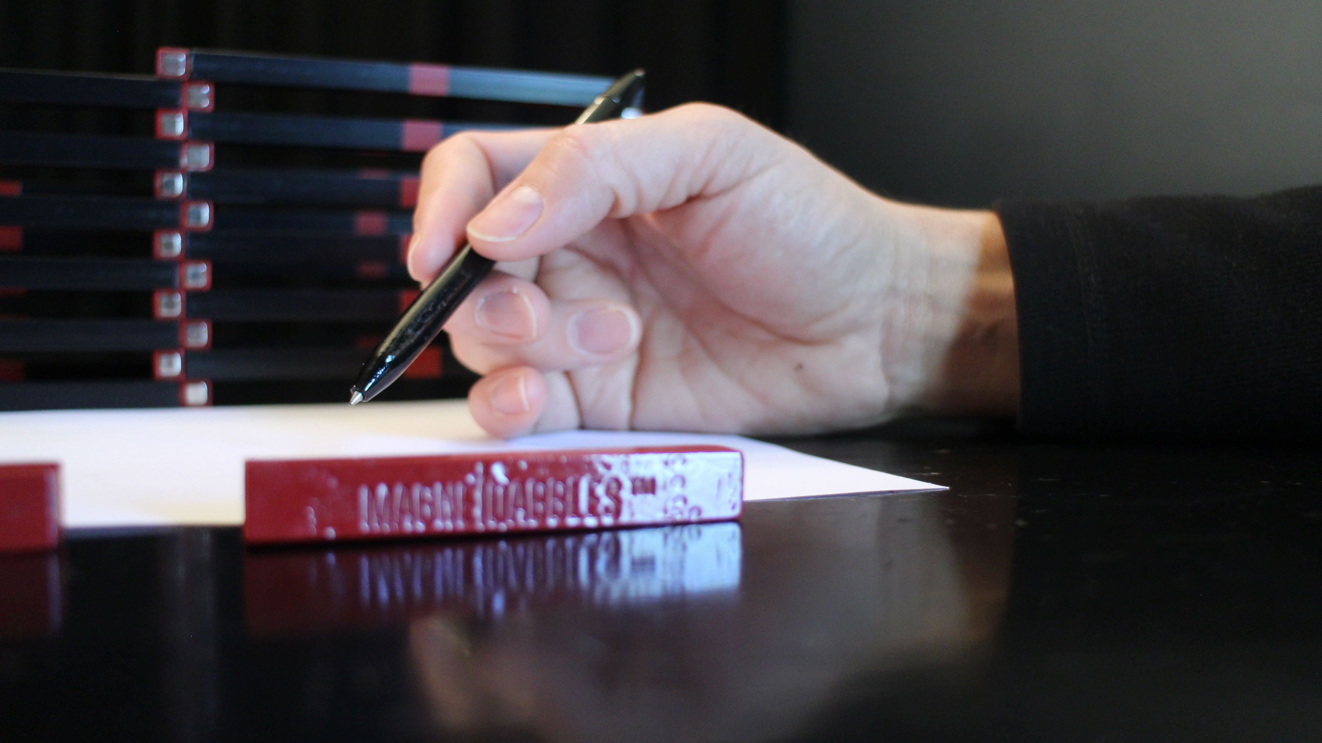 MAGNETDABBLES - Amazing Magnetic Pens