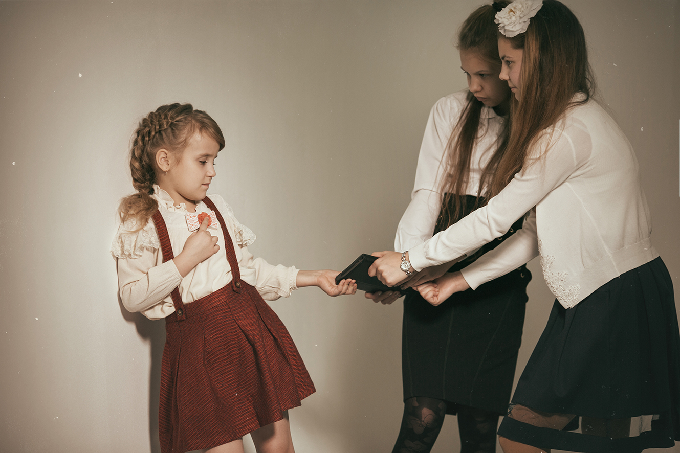 Bow2Tie Launches a World's Safest Personal Alarm For Ki'