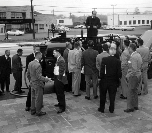 Robert G. Scully demonstrates delivery efficiency