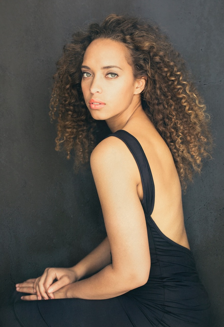 Monique Sypkens stars as Amy Fauk