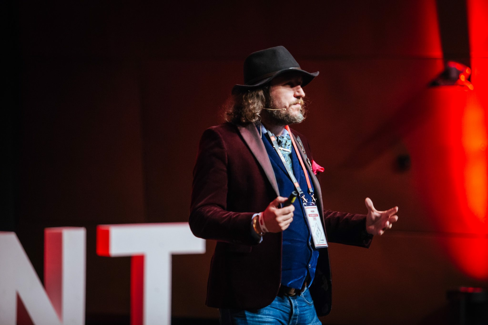 Lukasz Zelezny Speaking at Social Media Convention'