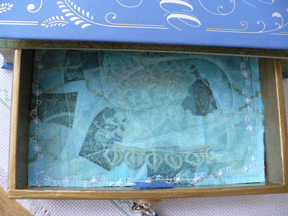 Markets Of Sunshine Book Lovers Keepsake Box'