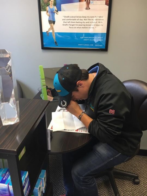 Gabby Chaves inserting his new Onefit MED scleral lenses'