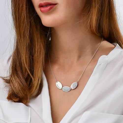 mother-necklace-with-kids-names-3.jpg