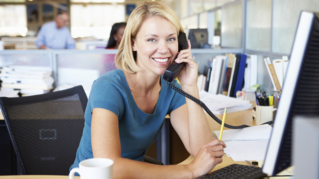 Live phone operator'