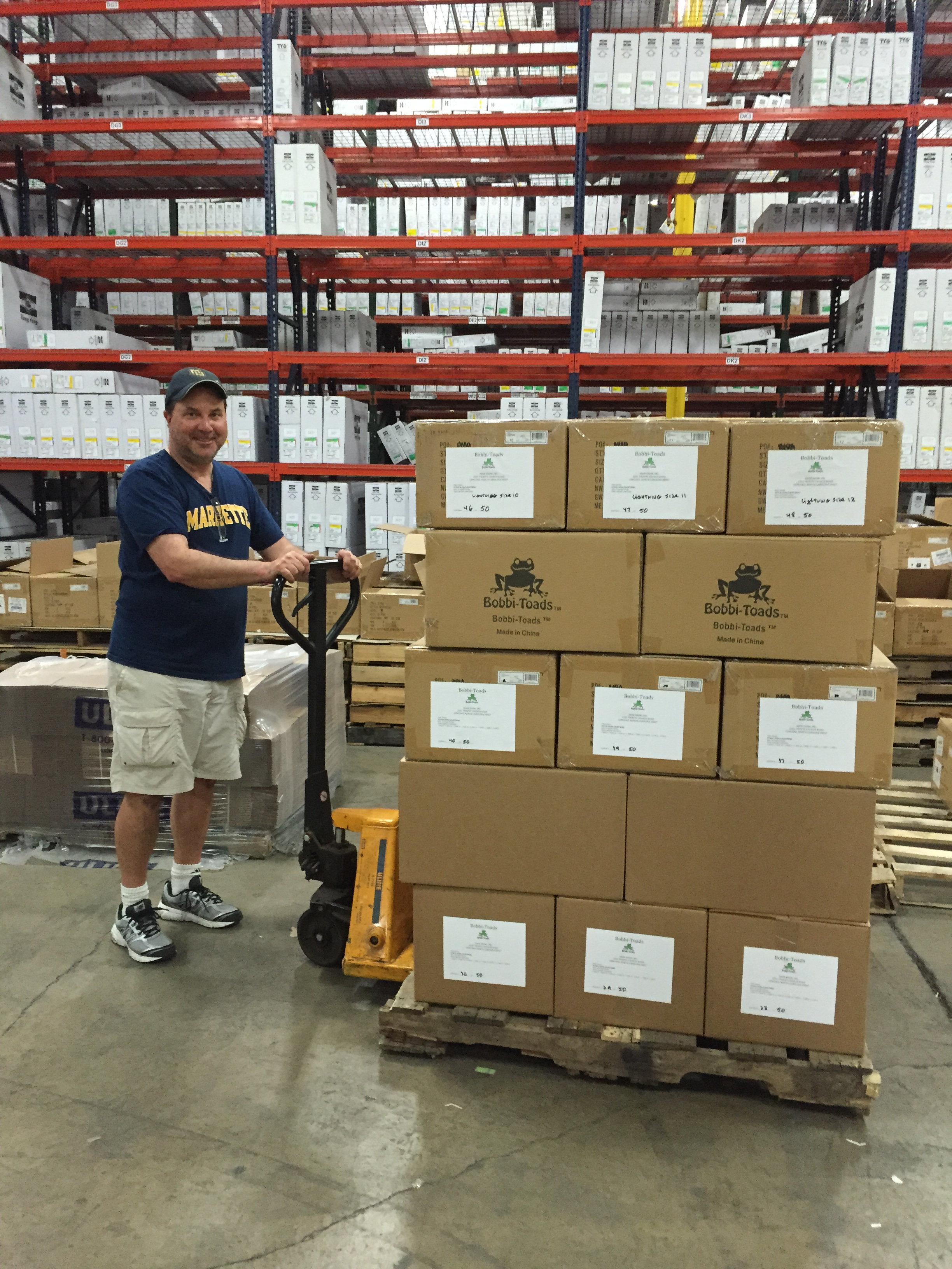 Bobbi-Toads Donates Shoes to Puerto Rican Families