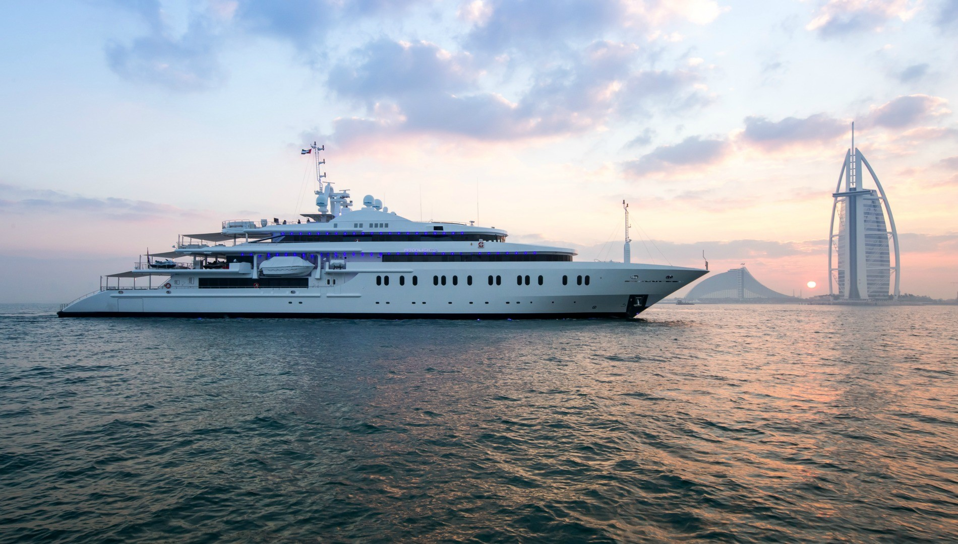 Desert Rose Boat Rent Dubai - Yacht Charter Dubai'