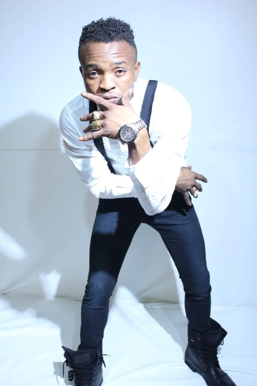 2Jay James Junior Akasi'