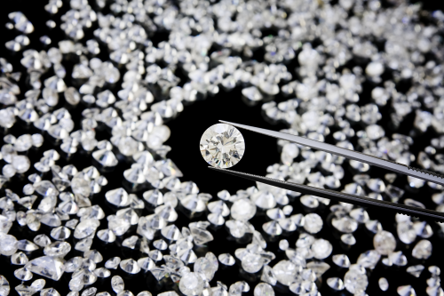 5 Reasons Buying A Diamond Engagement Ring Online Is Better'