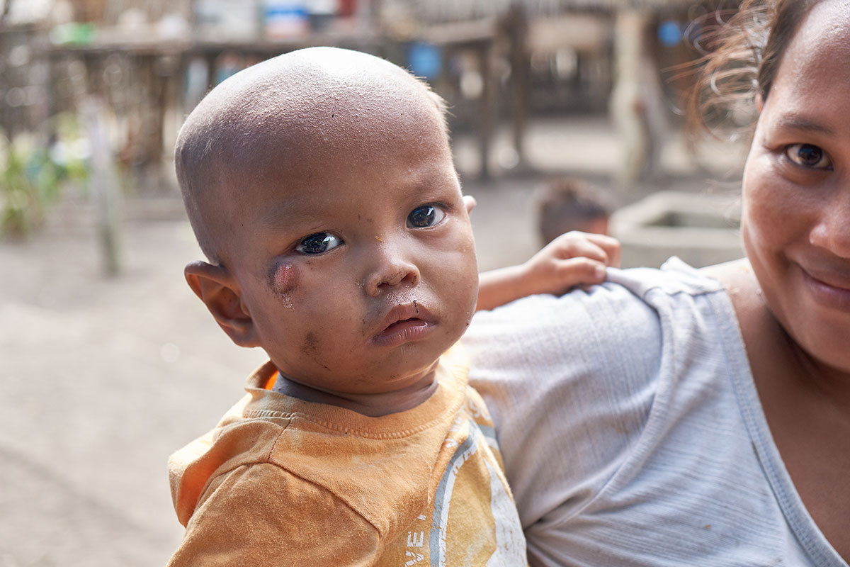 Mother and child, Barra Philippines.