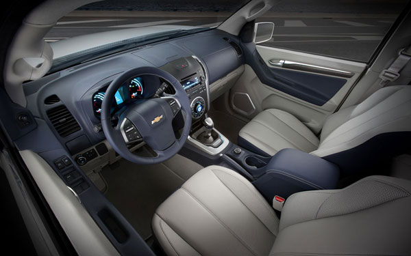 2012 Chevrolet Trailblazer inside'