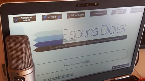 Voice overs :  Escena Logo