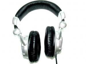 Website Brings Full Reviews on Studio Headphones from All Le'