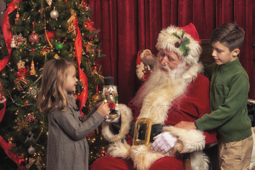 Santa Meets Children'
