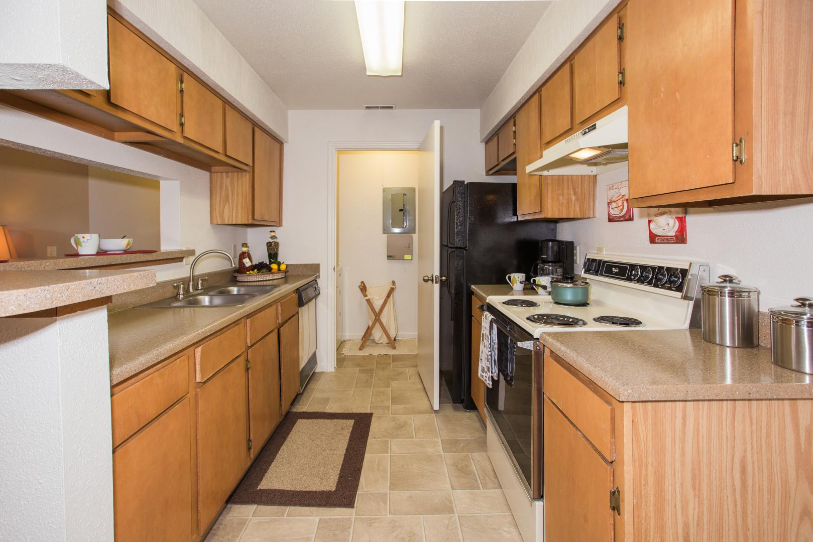 Company Logo For Cottonwood Apartments'