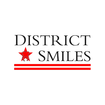 District Smiles Logo