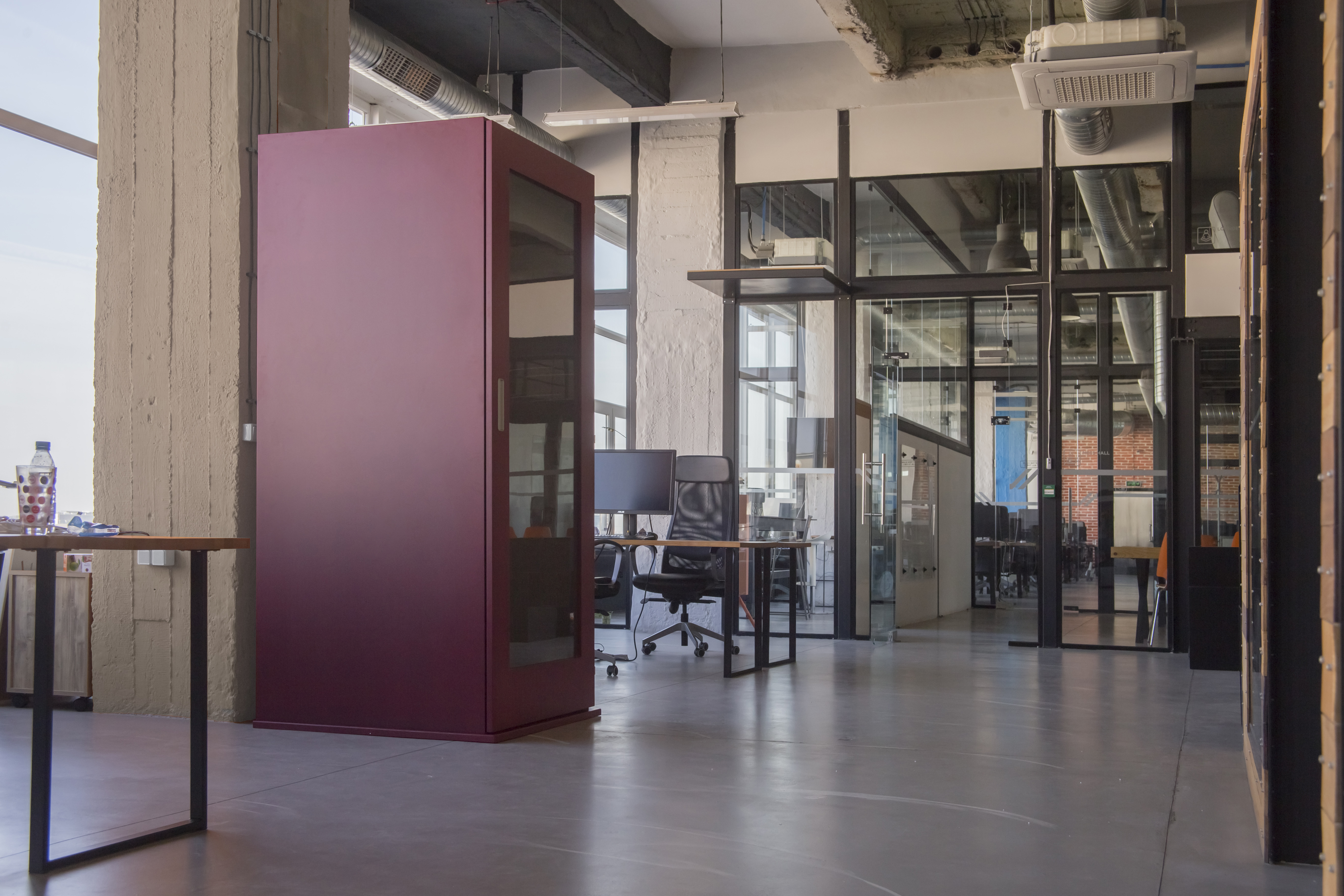 MEAVO office phone booth