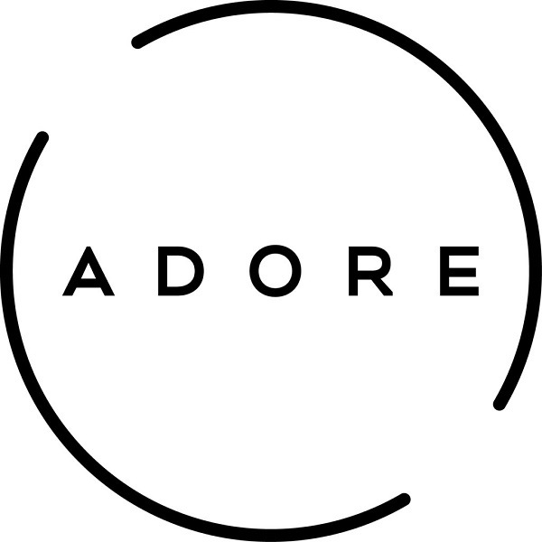 Adore Me Photography Logo