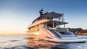 Global Luxury Yacht Market