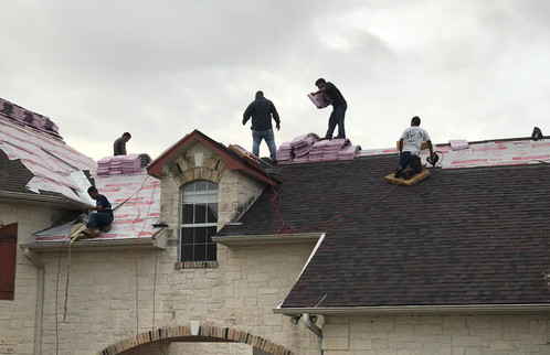 Roofers Hutto TX'