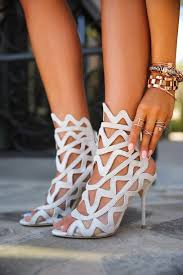Global Luxury Footwear Market