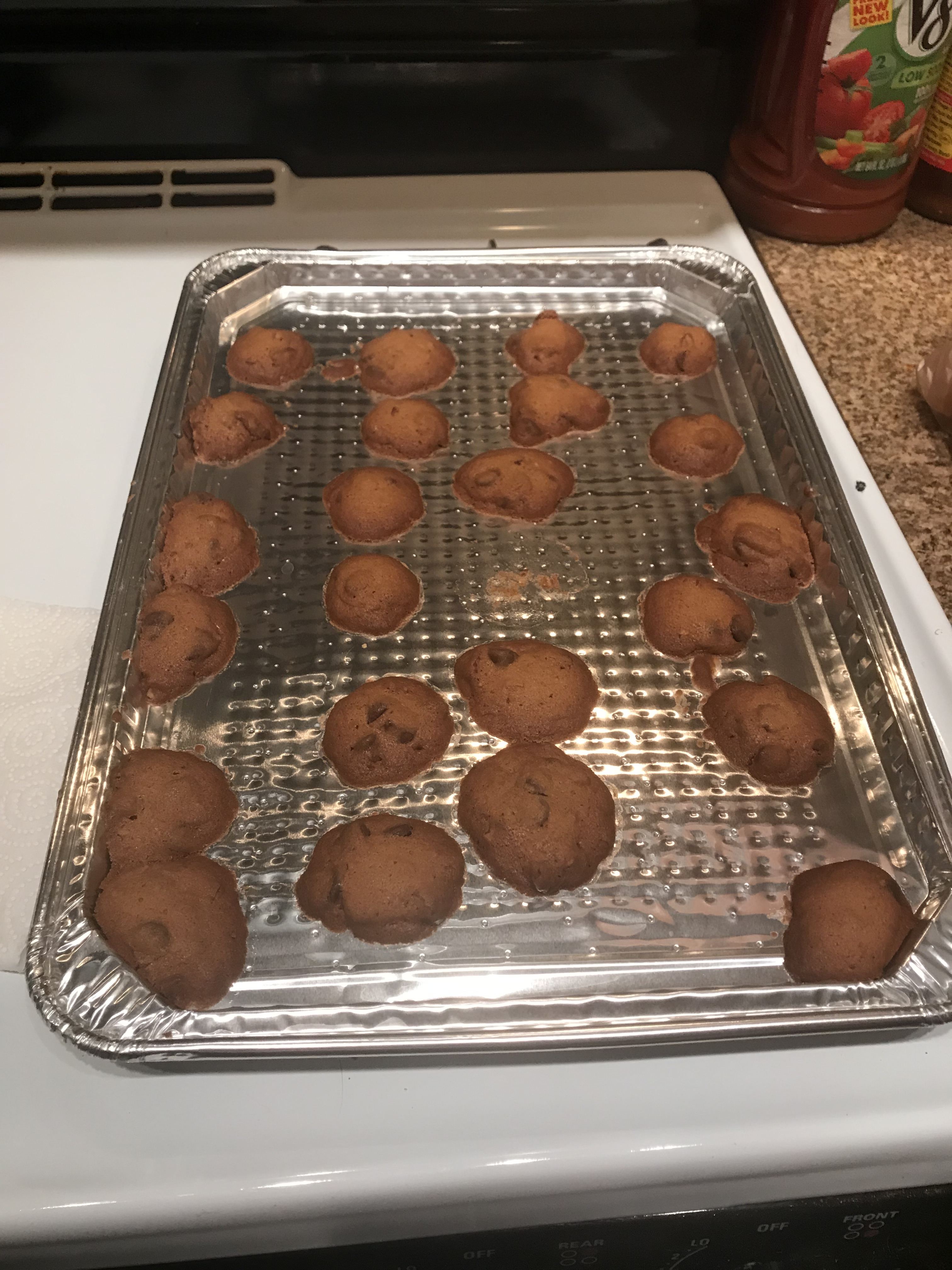 Wally Amos Presents his Aunt Della's Cookies