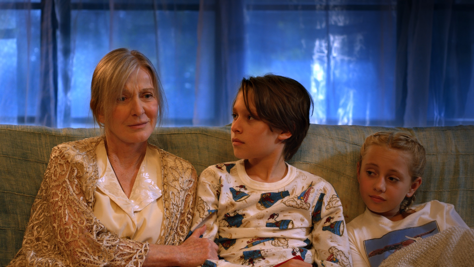 Caroline Lagerfelt, Julian Grey, Samantha Bowden