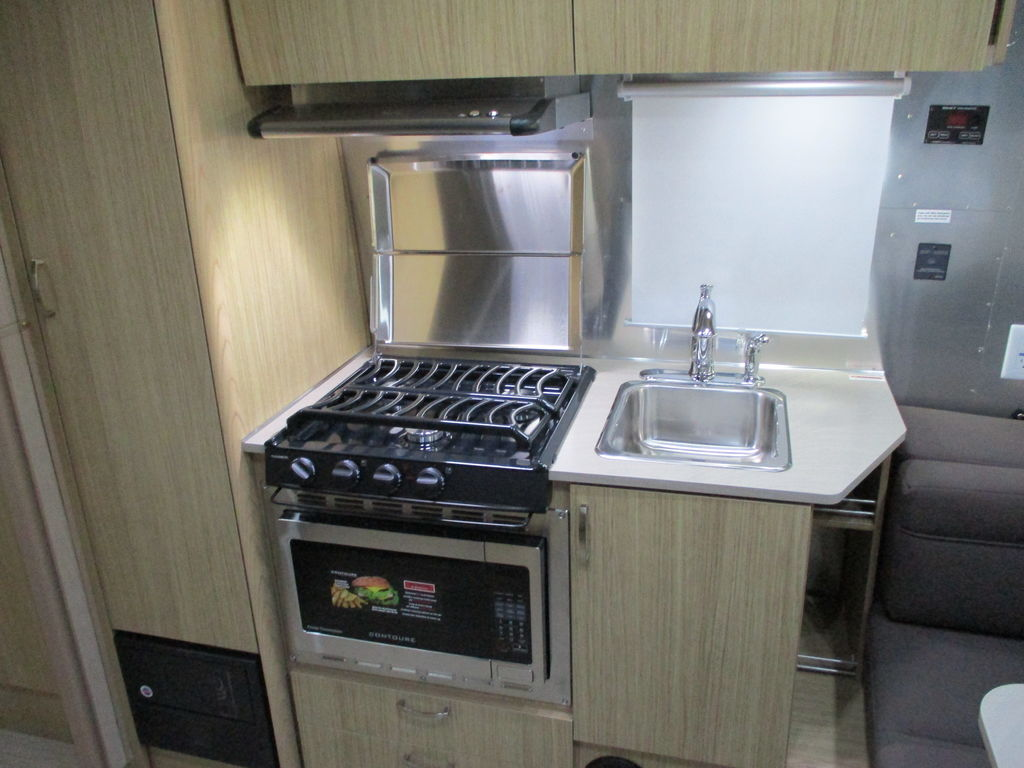 Airstream Santa Barbara'