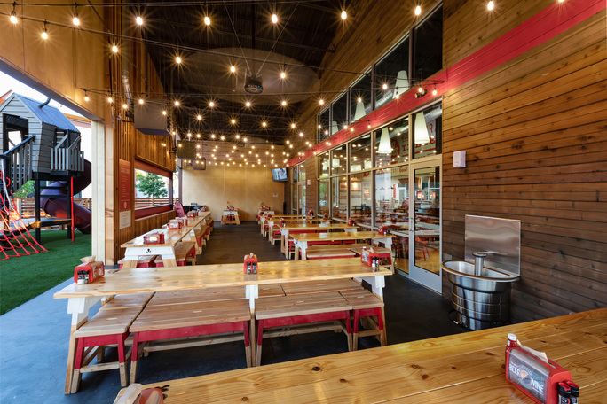 Hat Creek Burger Walnut Hill'