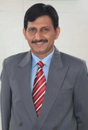 Dr. Manoj Khanna