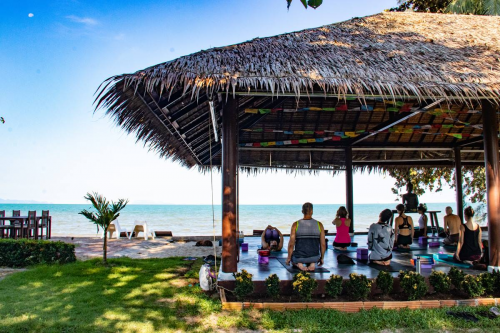 Lipa Noi Beachfront Resort'