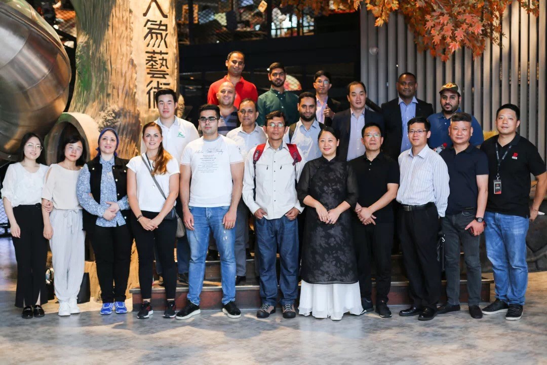 Grand Orient Wax Art Gives a Waxwork Show to Fifteen Delegat