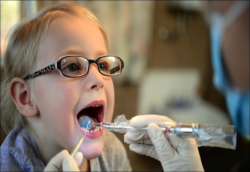 http://drrajagopals.com/child-dentist-in-gurgaon/'