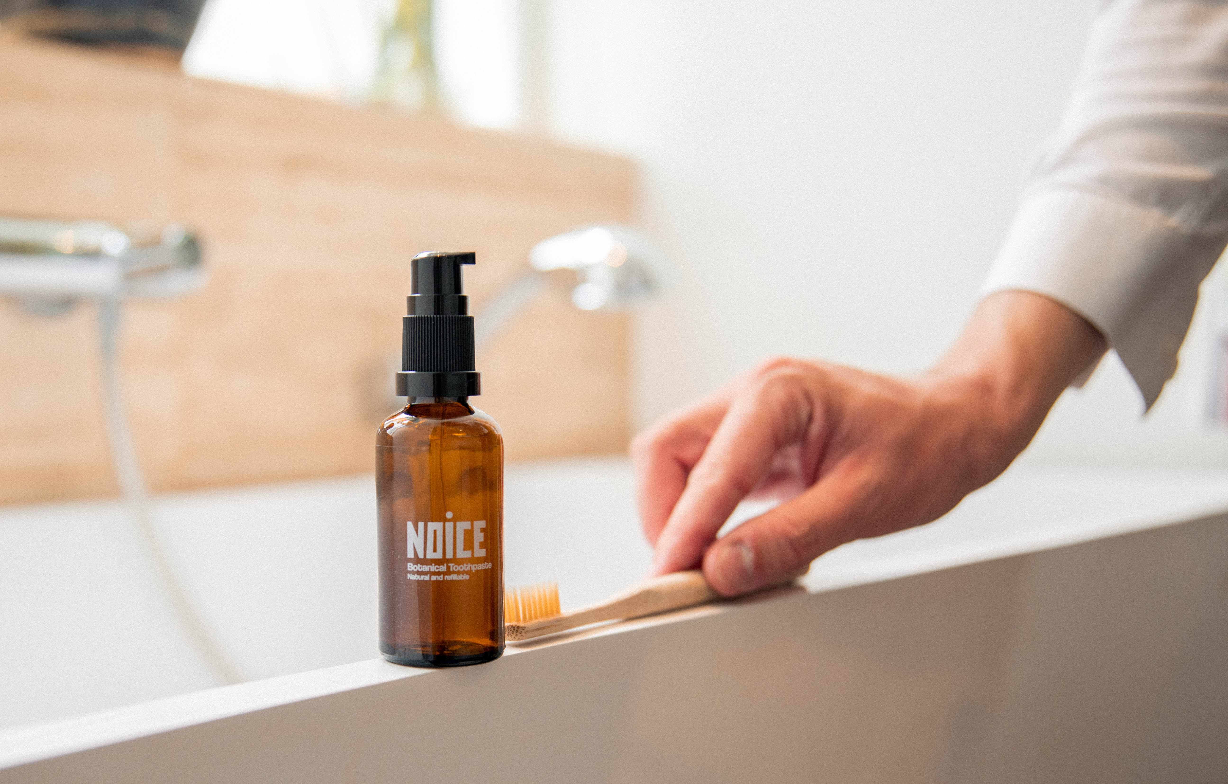 NOICE - Botanical Toothpaste 02