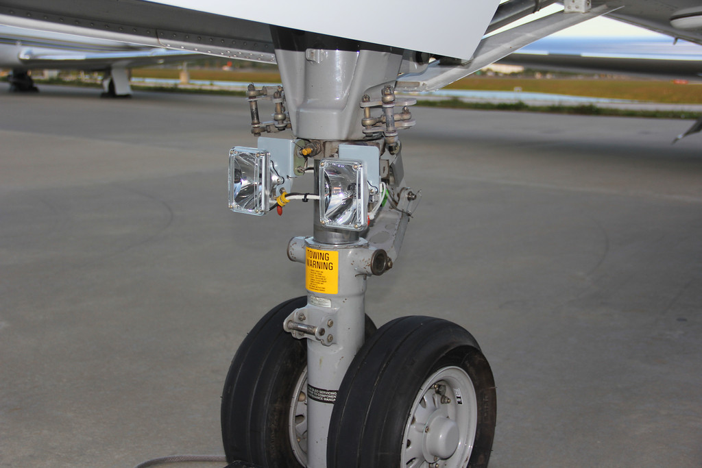 LoPresti BoomBeam For Citation 680 Nose Gear Light