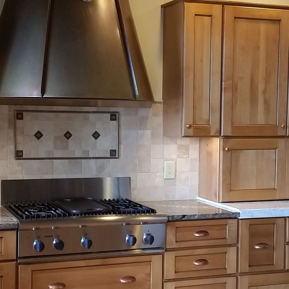 Kalamazoo Custom Kitchens And Baths, Inc. Logo