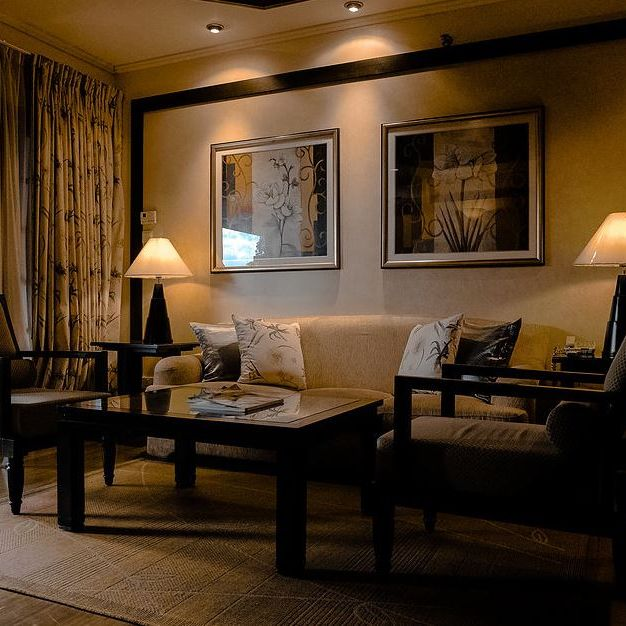 Decor Window Fashions and Upholstery